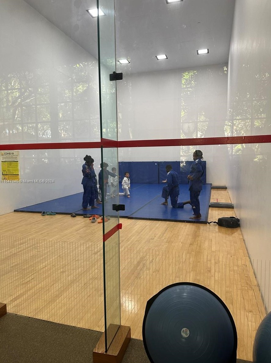 2000 Towerside Ter, Miami FL 33138-2222 exterior