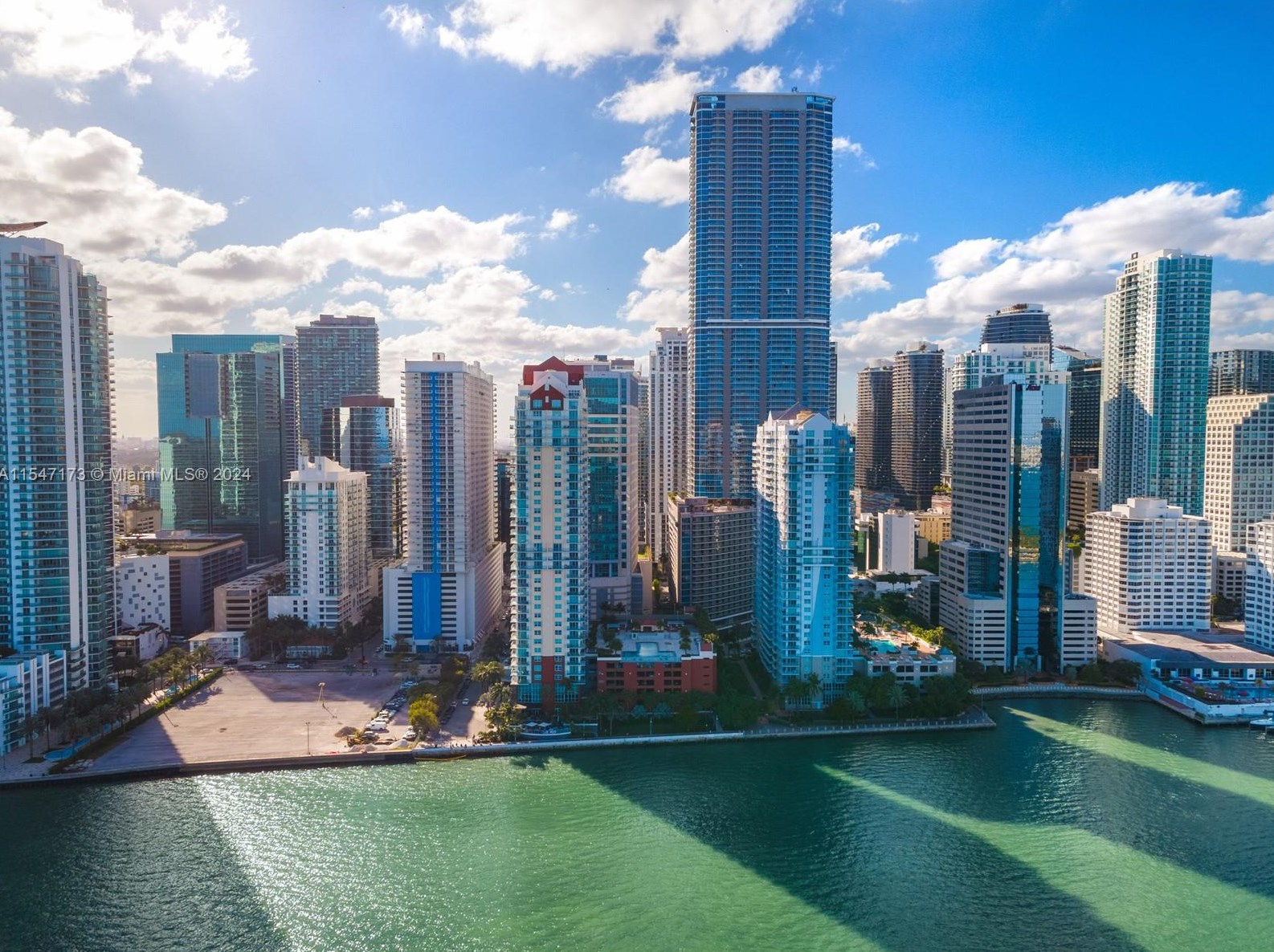 1155 Brickell Bay Dr, Miami FL 33131-2983 exterior