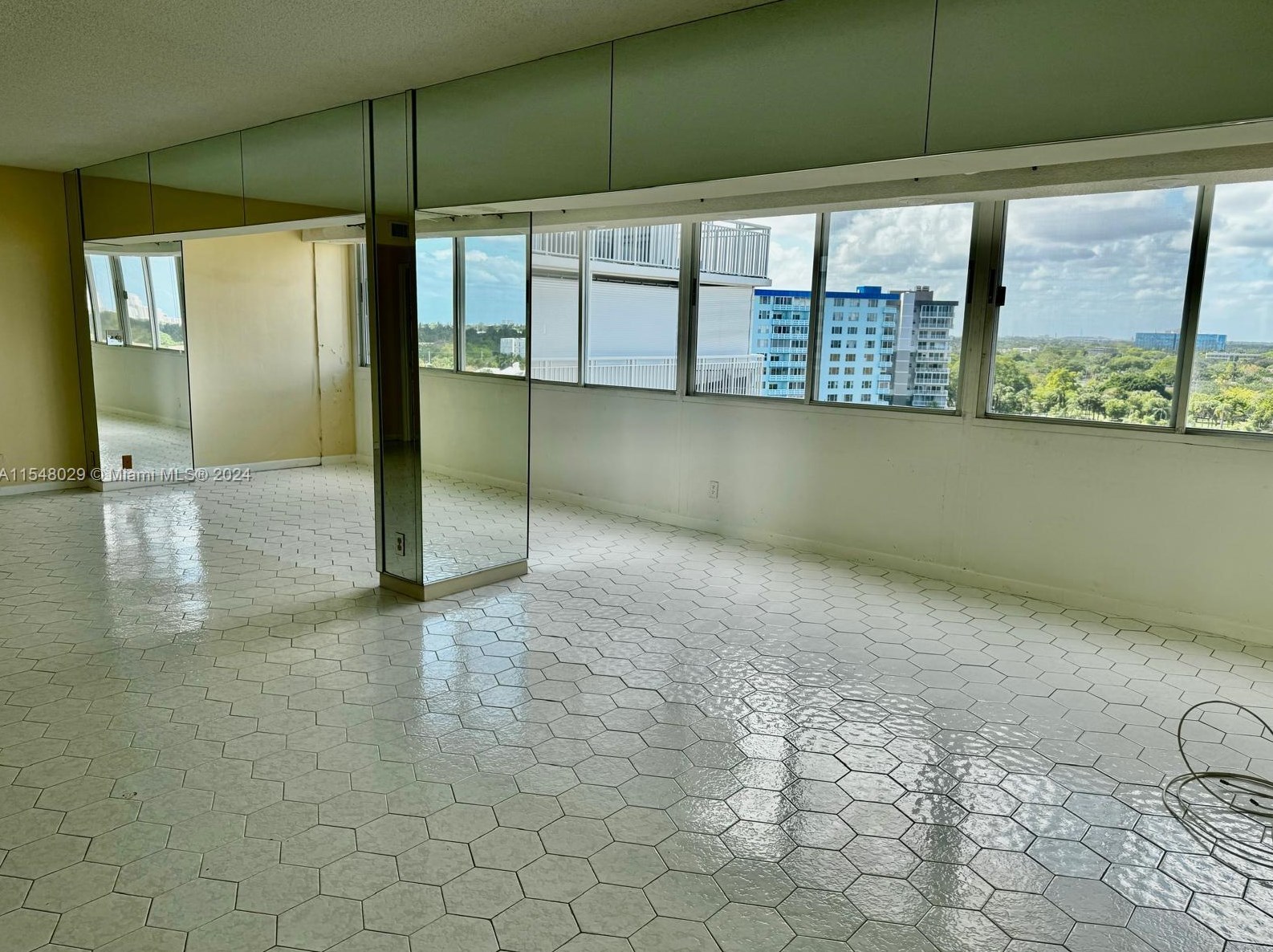 3800 Hillcrest Dr #1007, Hollywood, FL 33021