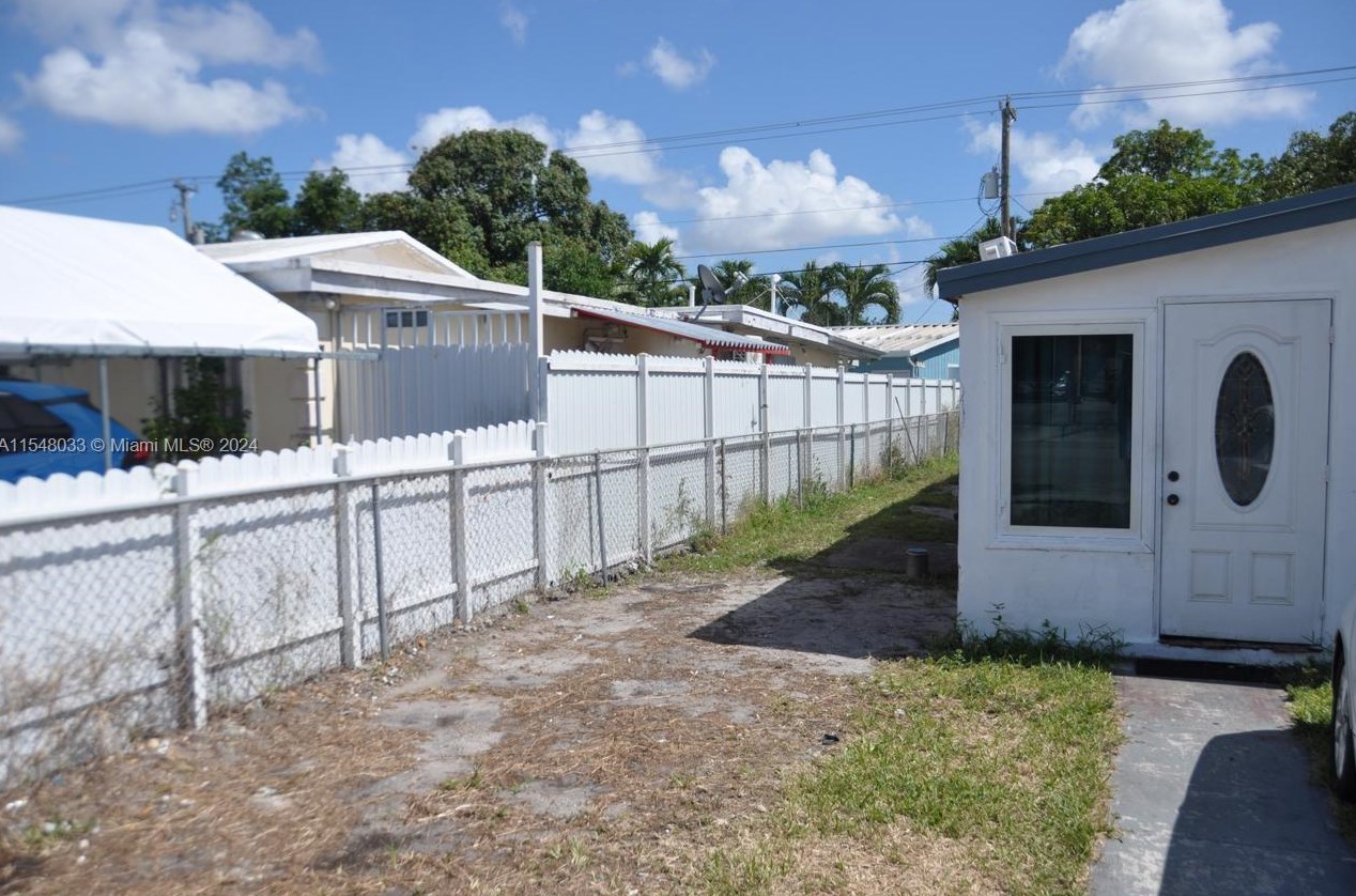 632 E 56th St, Hialeah, FL 33013