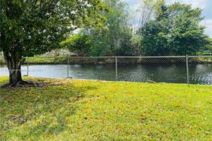 10800 SW 67th Dr - Photo 4