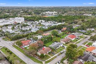 2560 NE 207th Terrace - Photo 8