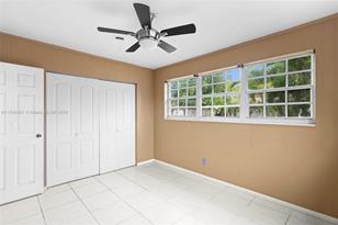 2560 NE 207th Terrace - Photo 32