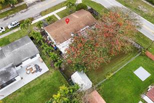 2560 NE 207th Terrace - Photo 4