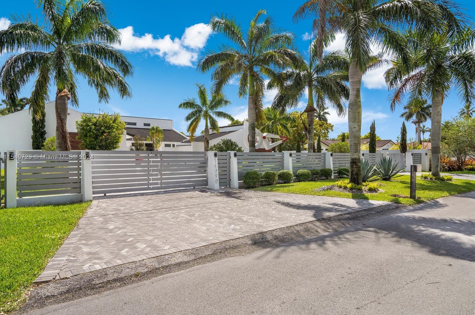 14090 34th St, Miami, FL 33175-6715