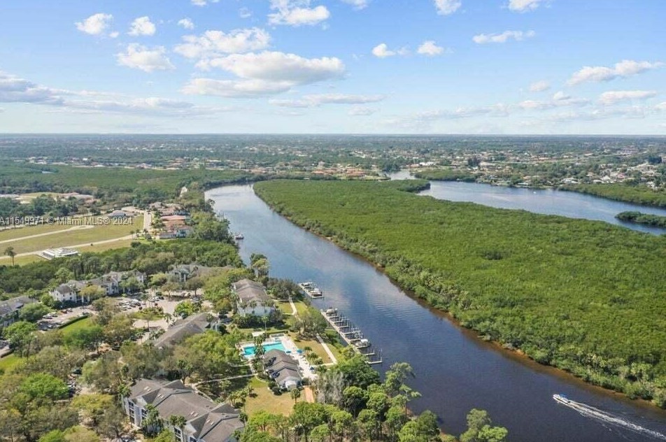 2518 Anchorage Cv, Fort Pierce FL  34952-6204 exterior