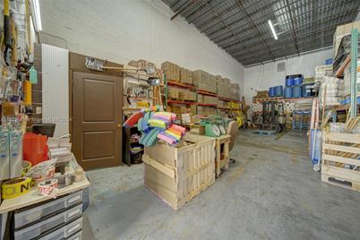 Hardware Store Wholesaler For Sale By Tamiami Airport - Photo 1