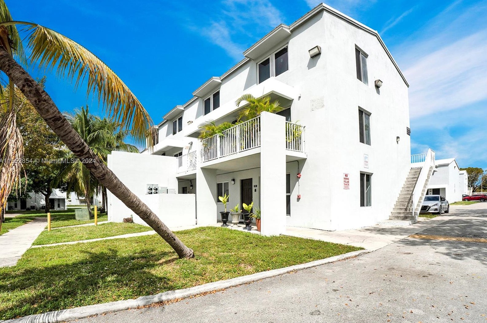 1940 4th Ct, Miami, FL 33136-1248