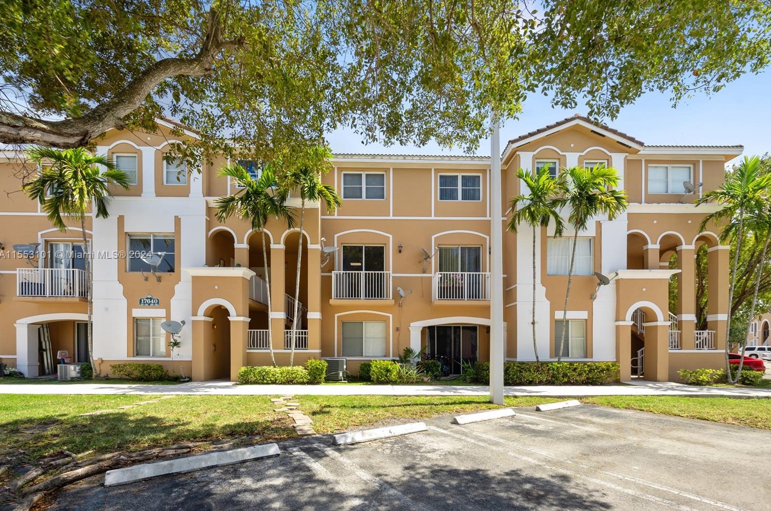 17640 Nw 73rd Ave #201-19, Hialeah, FL 33015