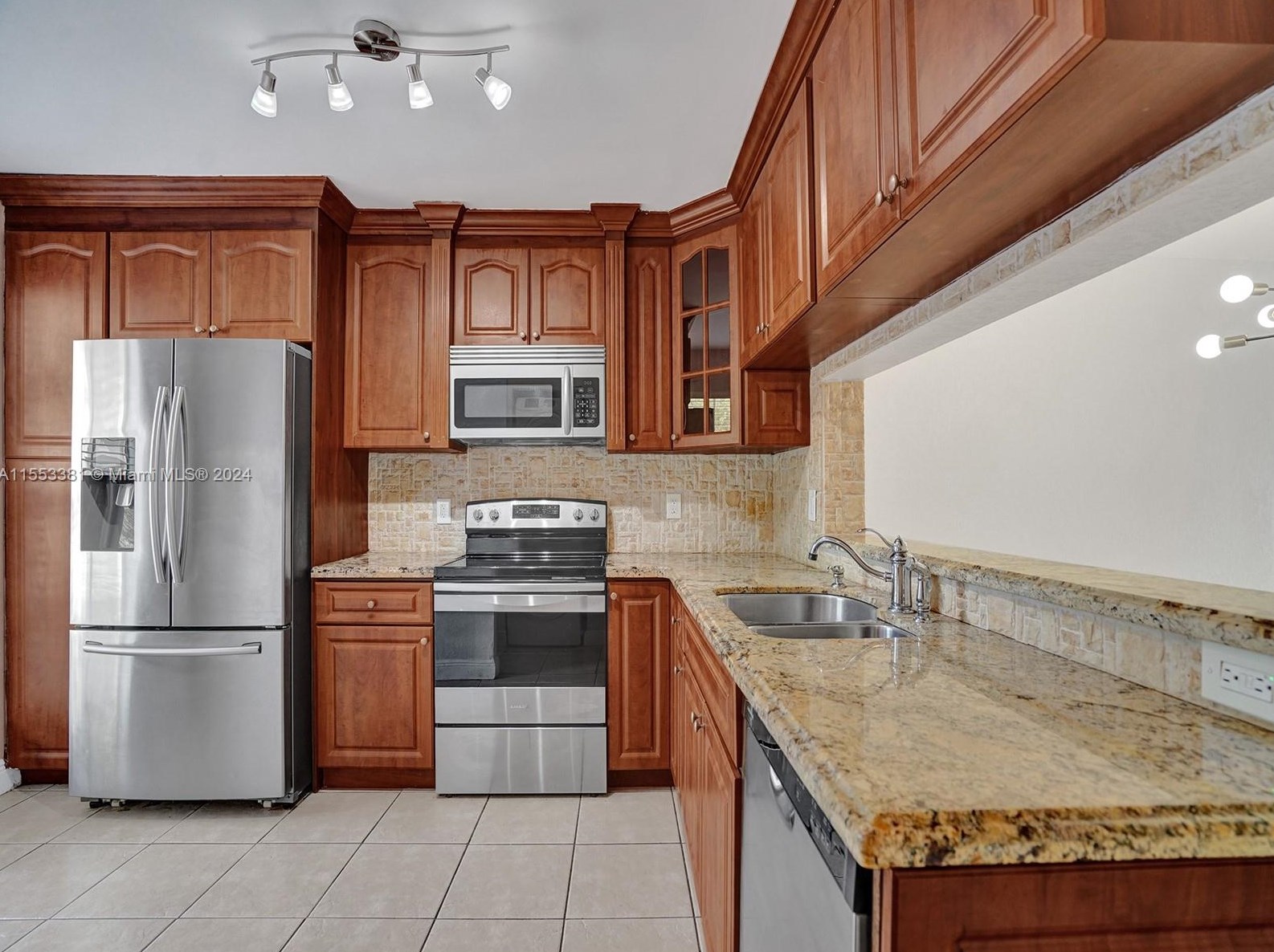 2896 Belmont Ln, Hollywood FL  33026-3779 exterior