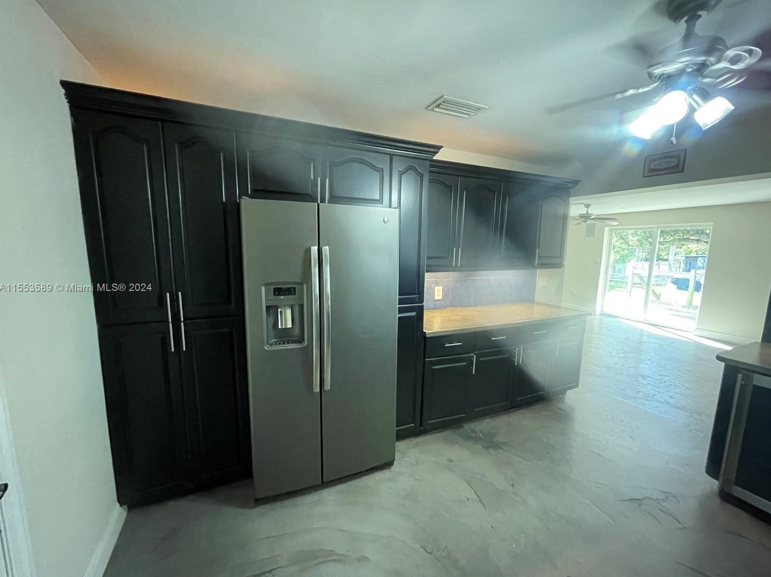 8480 2nd St, Miami, FL 33144-2006