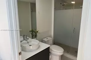 31 SE 6th St, Miami, FL 33131 - Photo 14