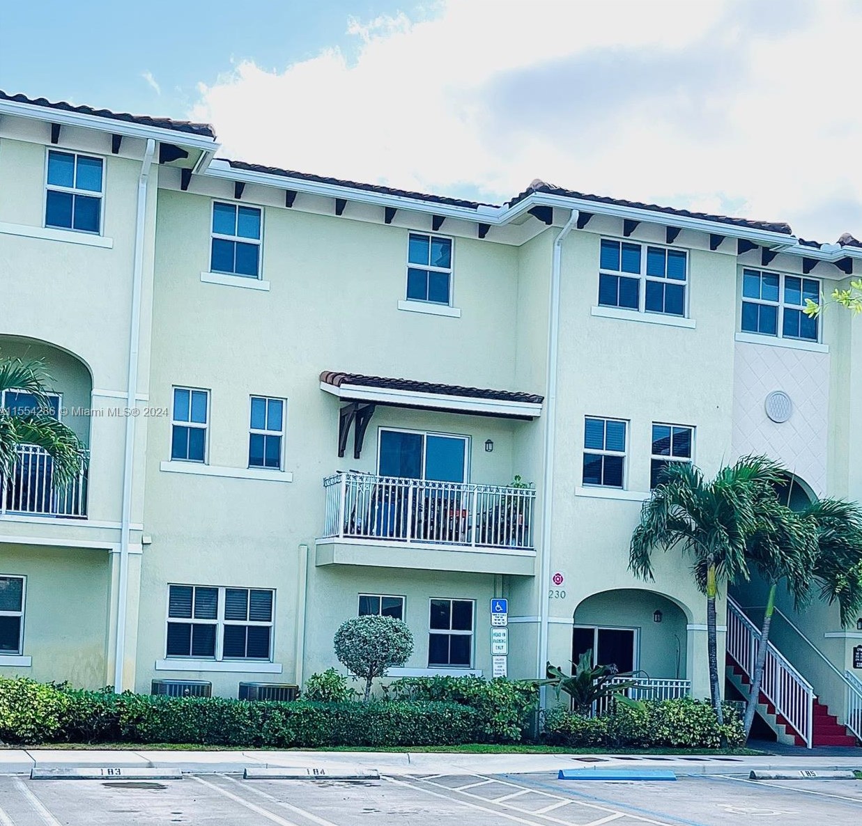 230 Nw 109th Ave #212, Miami, FL 33172