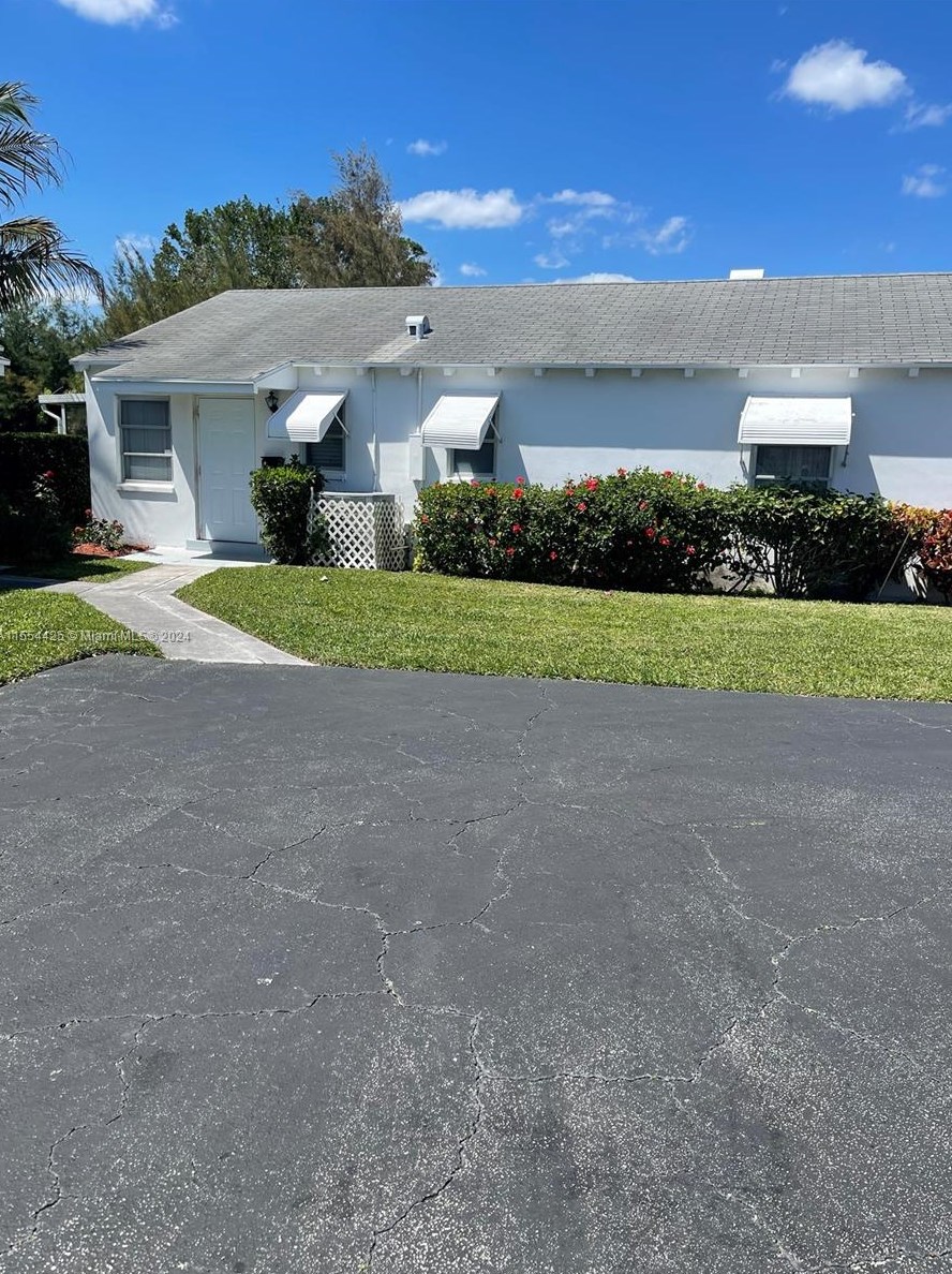 3148 Meridian Way N #9, West Palm Beach, FL 33410