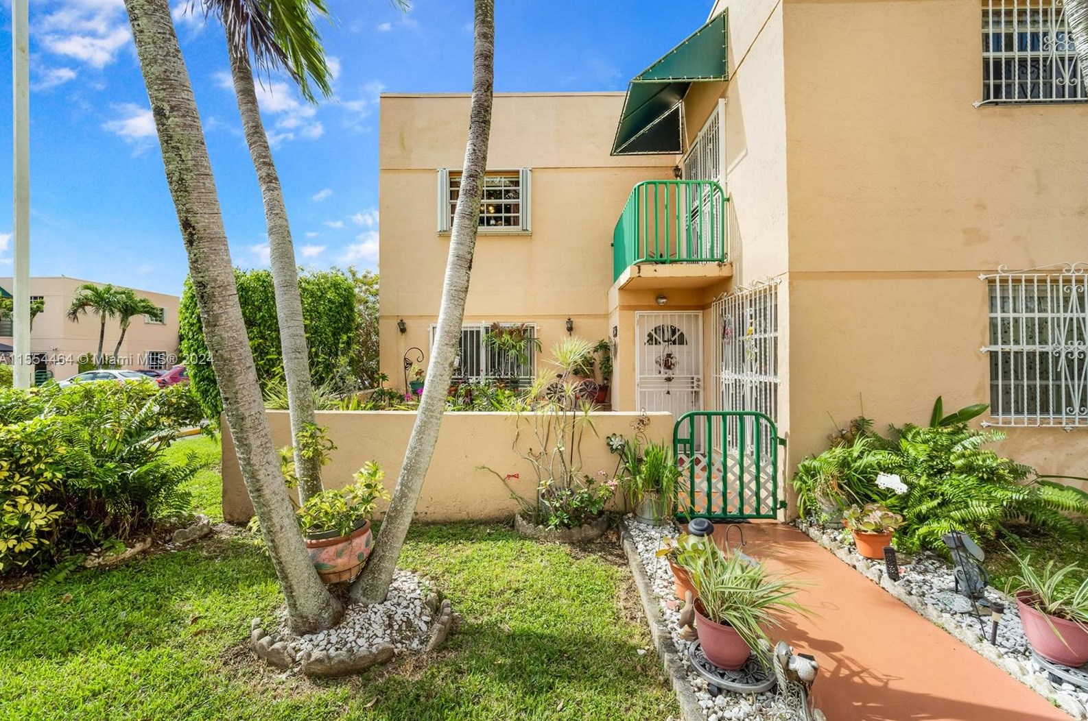 1850 121st Ct, Miami, FL 33175-1694
