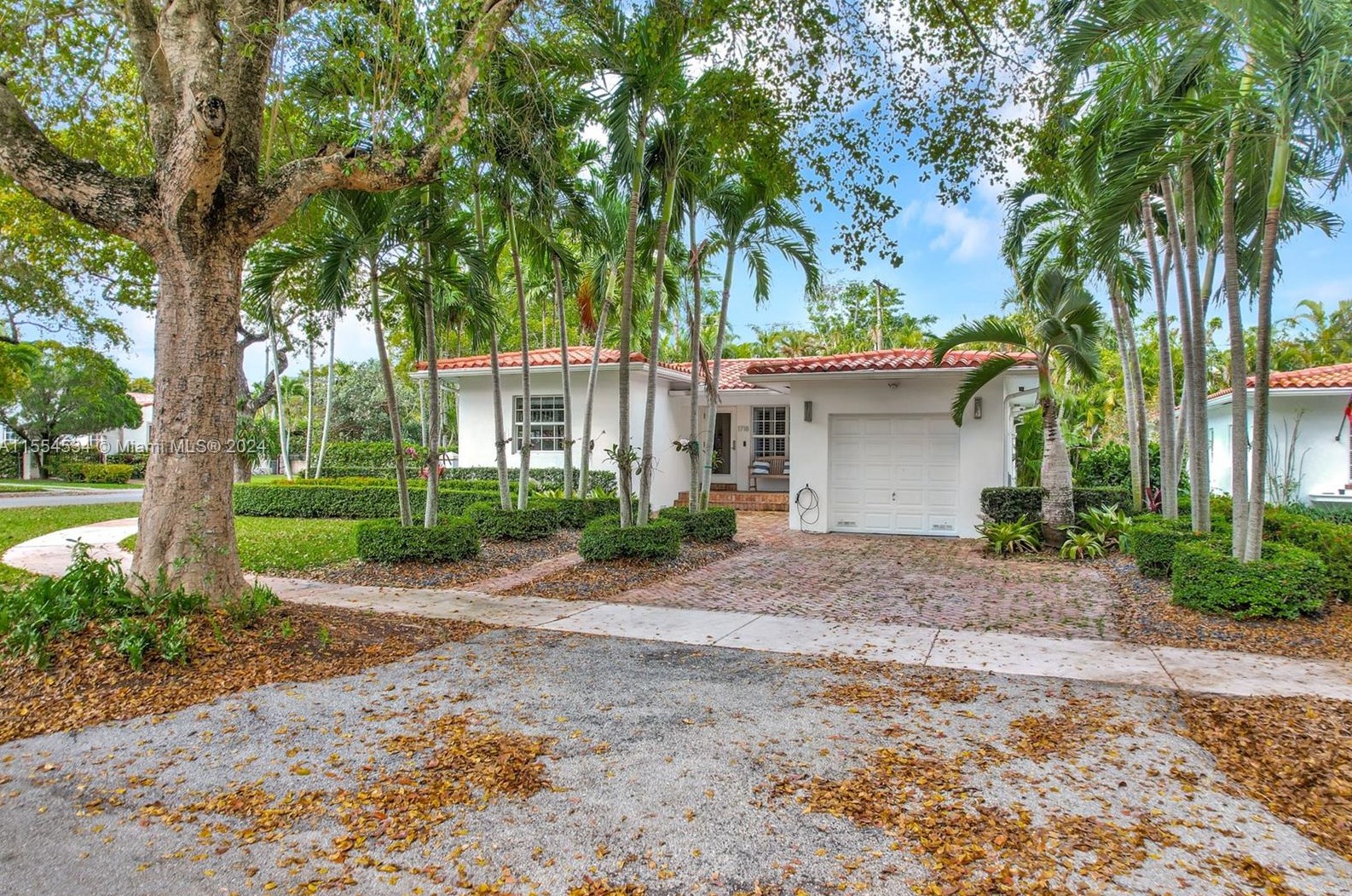 1718 Costado St, Miami, FL 33134-3728