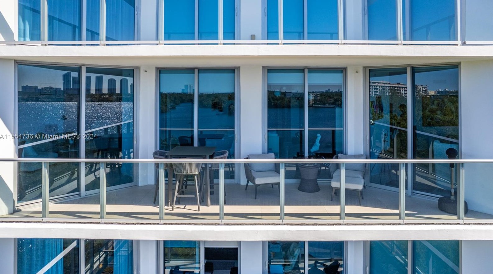 17111 Biscayne Blvd, Miami FL 33160 exterior