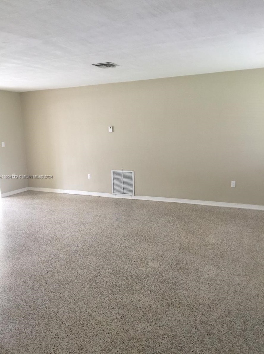 1130 64th St, Hialeah FL  33012-6418 exterior