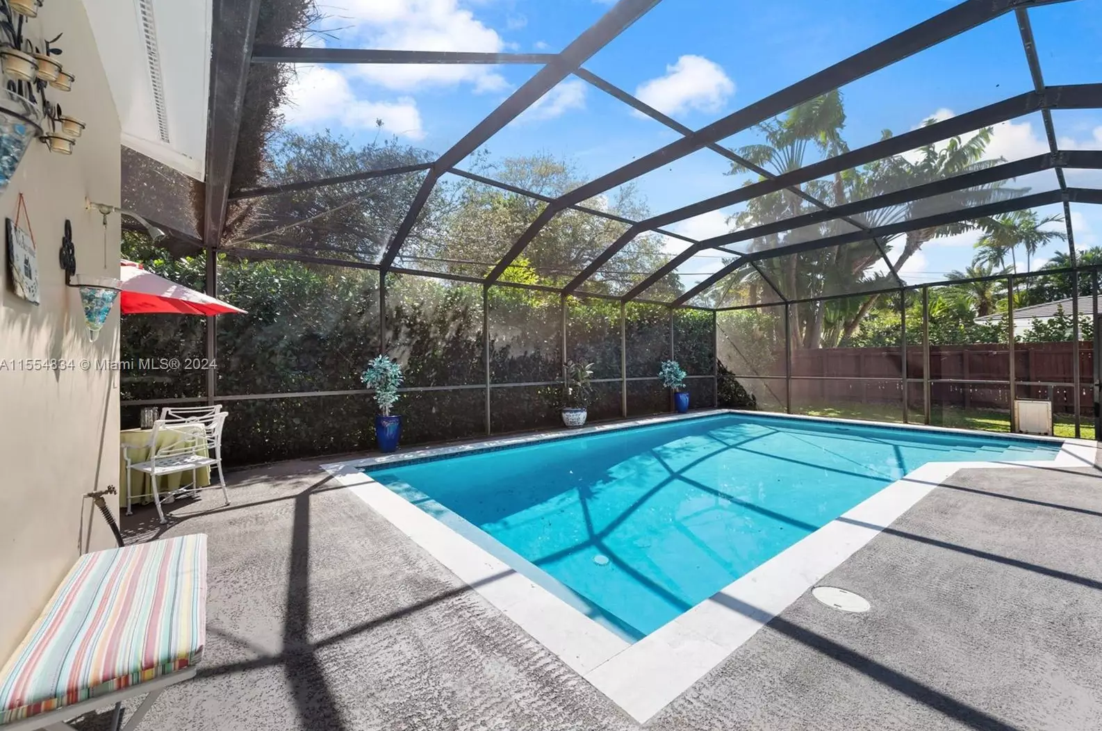 1238 98 St, Miami FL 33138-2562 exterior