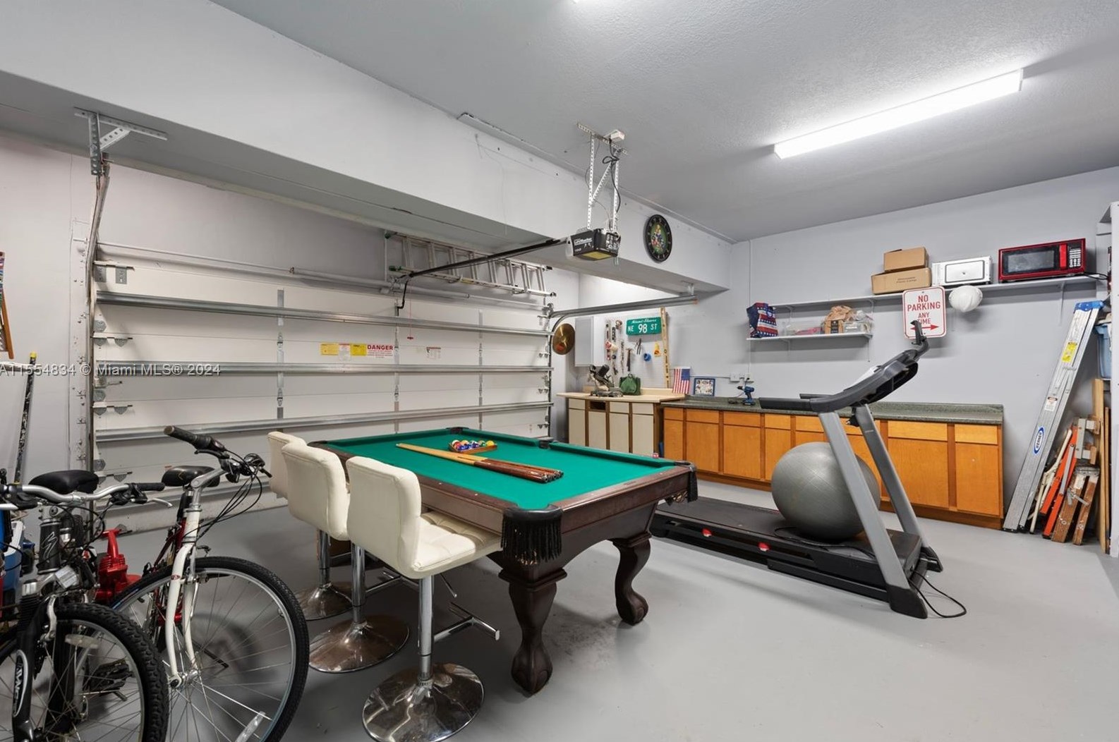 1238 98 St, Miami FL 33138-2562 exterior