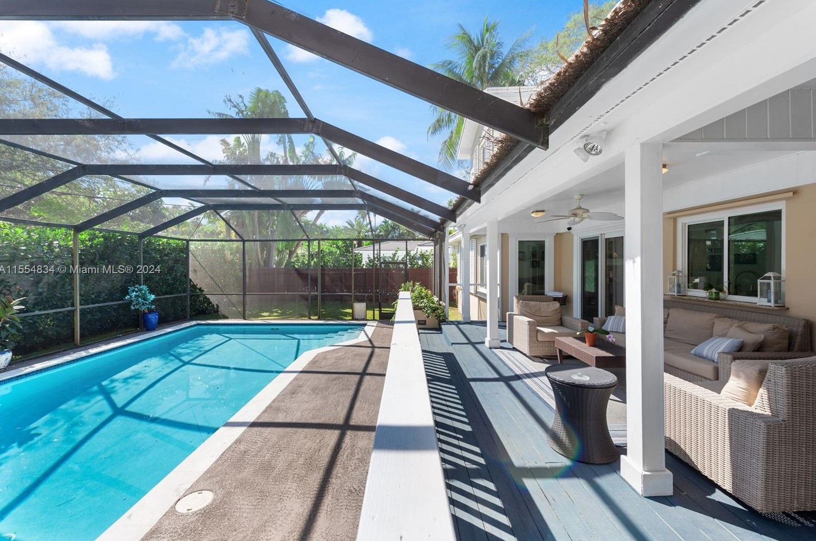 1238 98 St, Miami FL 33138-2562 exterior