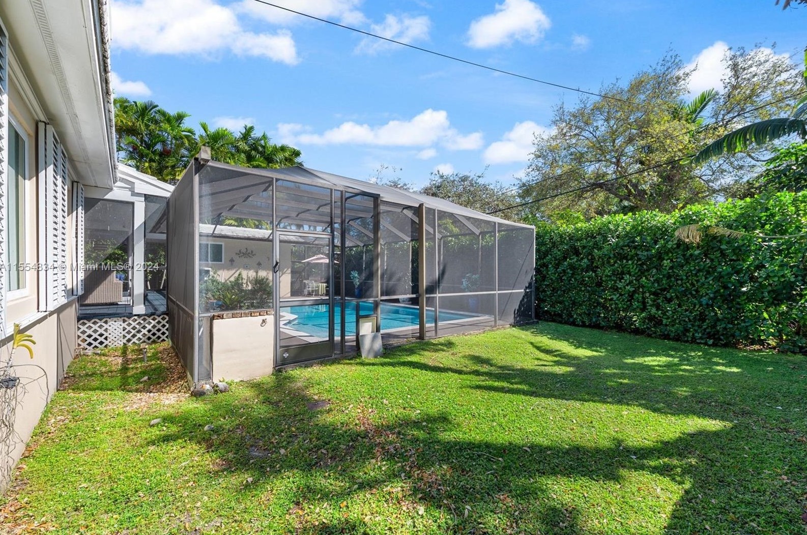 1238 98 St, Miami FL 33138-2562 exterior