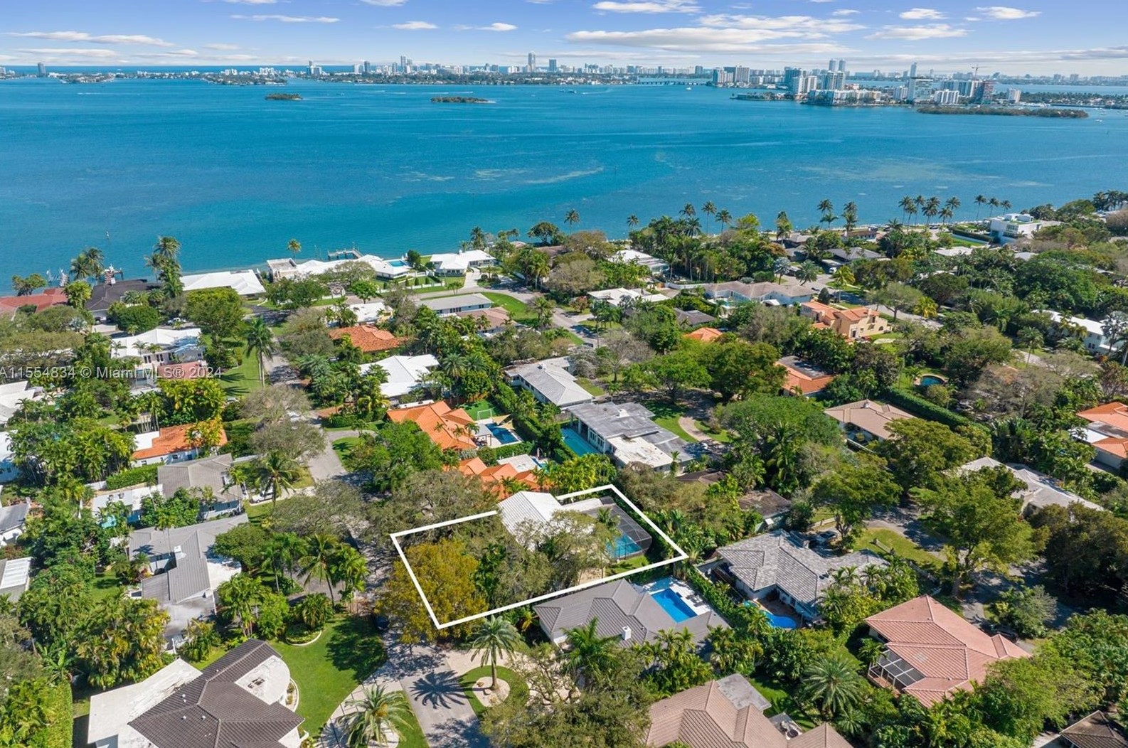 1238 98 St, Miami FL 33138-2562 exterior