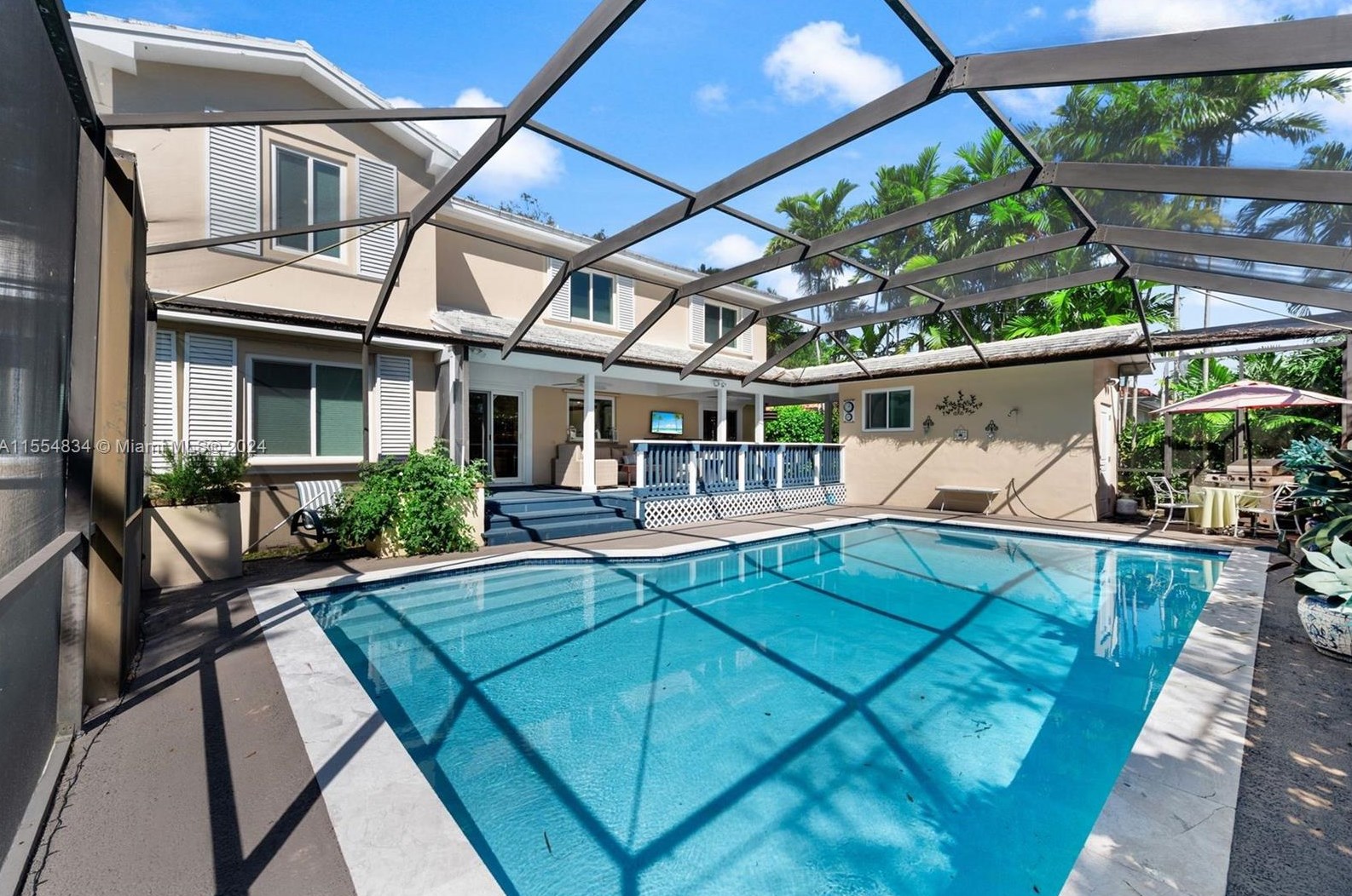 1238 98 St, Miami FL 33138-2562 exterior