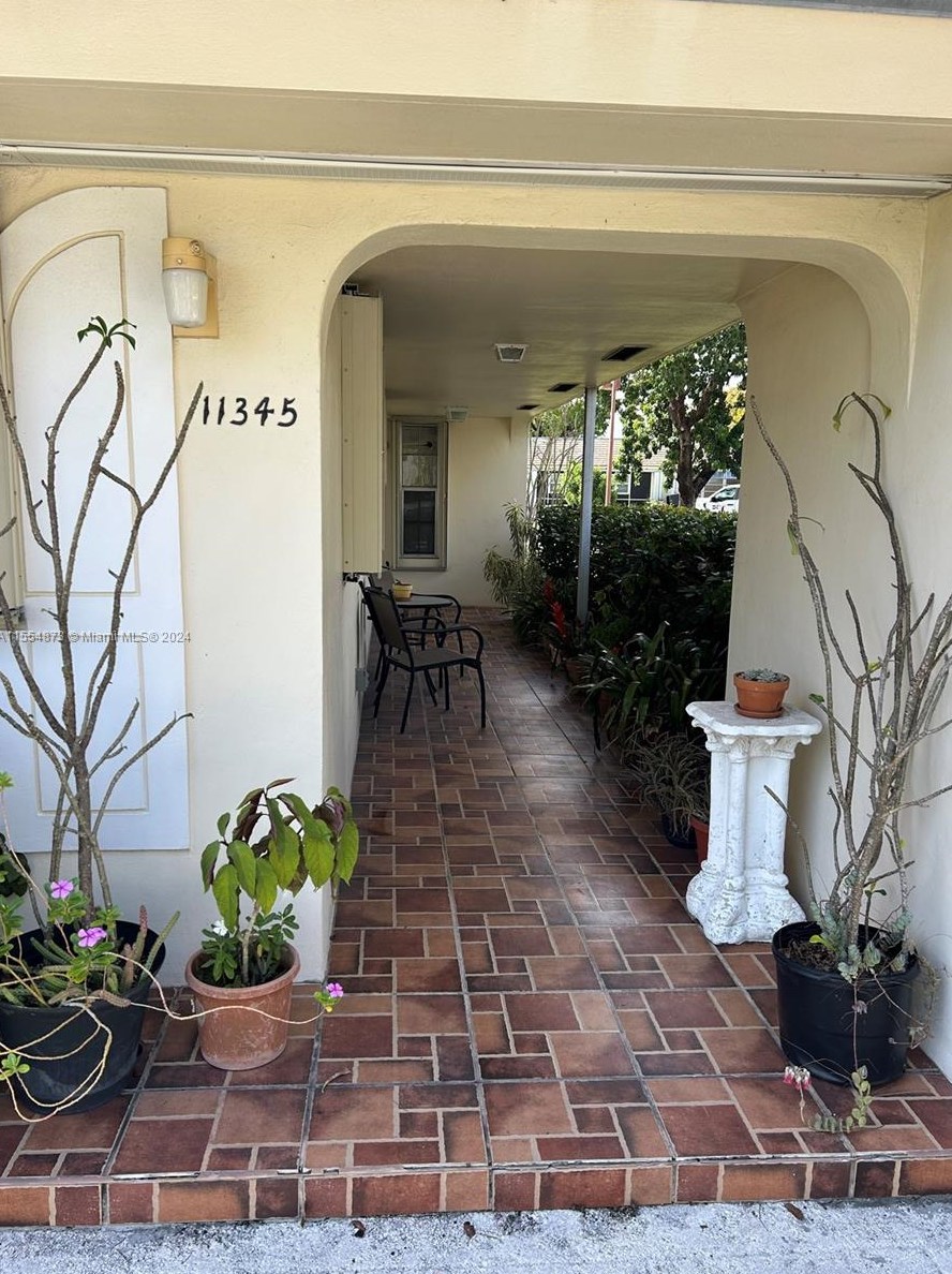 11345 172nd St, Miami, FL 33157-3935