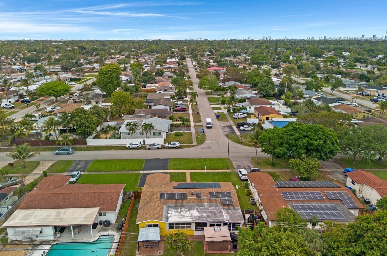 430 76th Ave, Hollywood FL 33024-1576 exterior