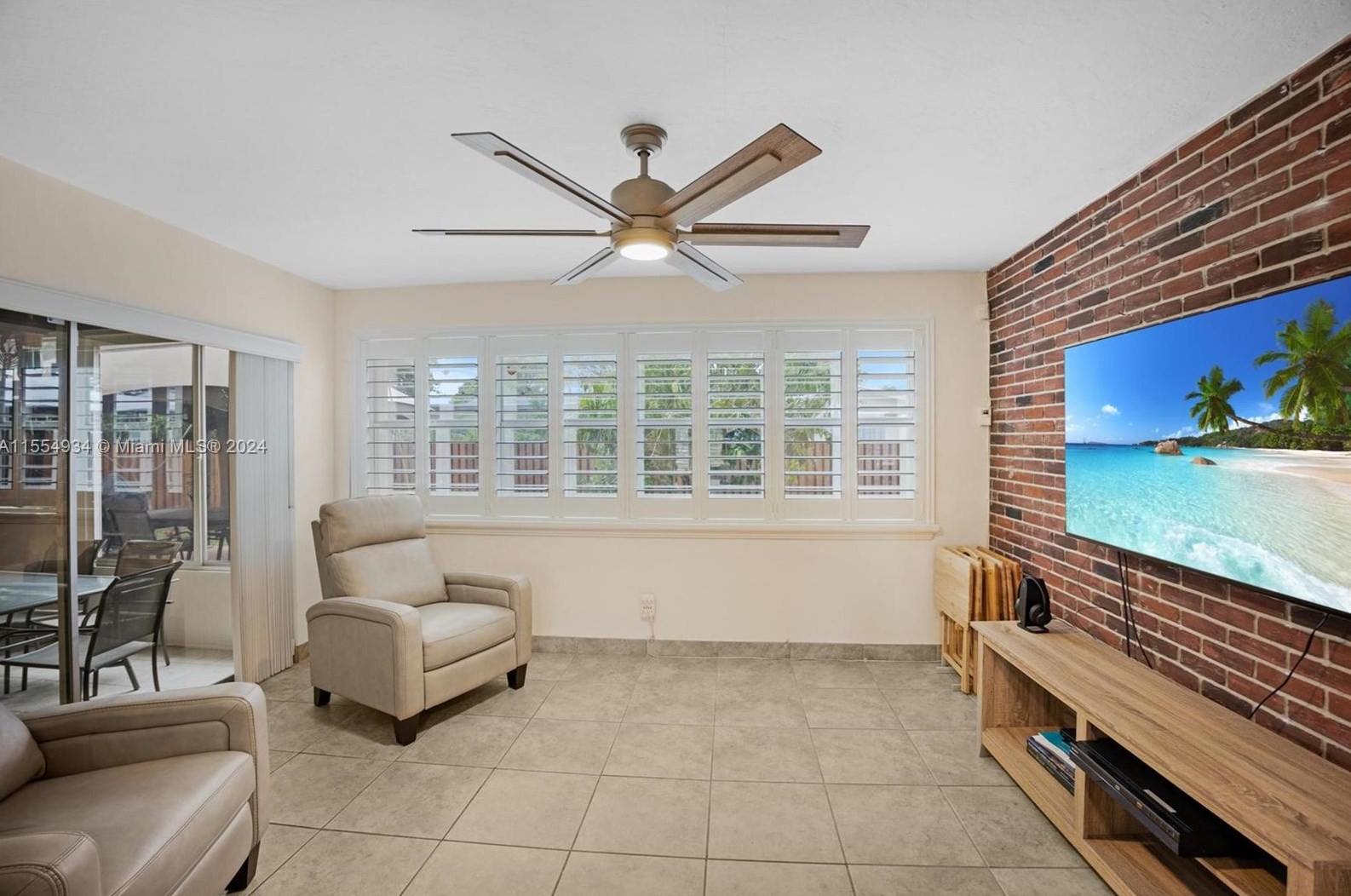 430 76th Ave, Hollywood FL 33024-1576 exterior