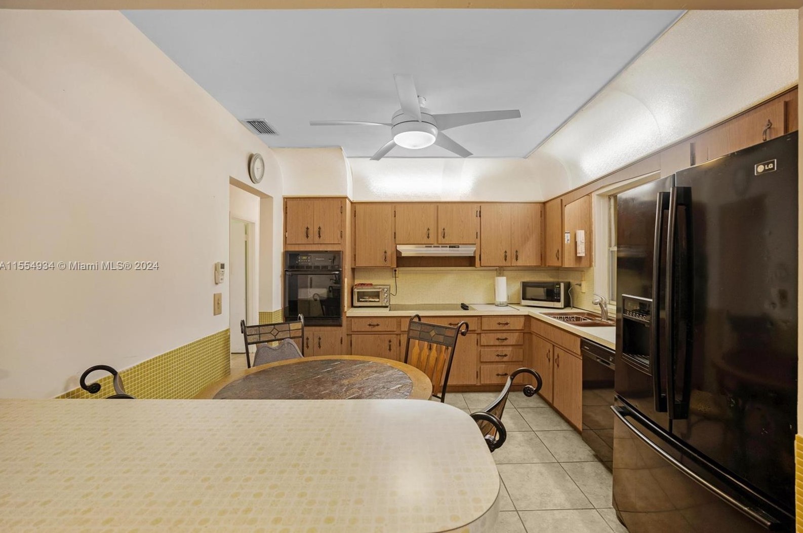 430 76th Ave, Hollywood FL 33024-1576 exterior