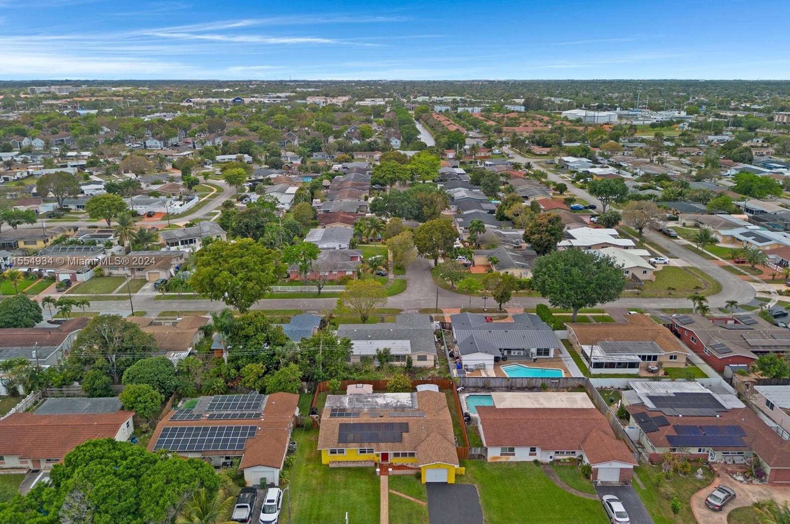 430 76th Ave, Hollywood FL 33024-1576 exterior