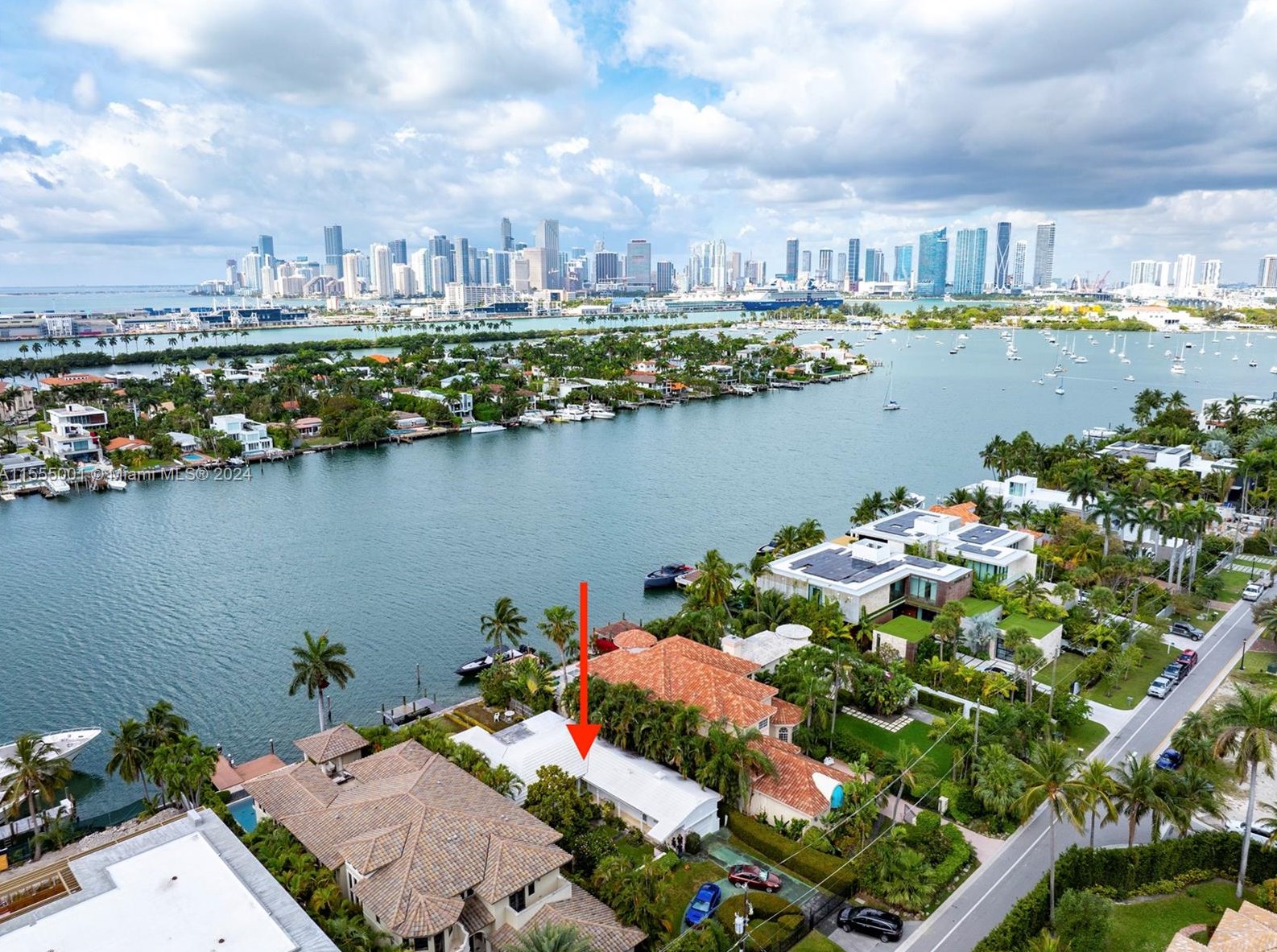 290 Hibiscus Dr, Miami FL 33181-2351 exterior