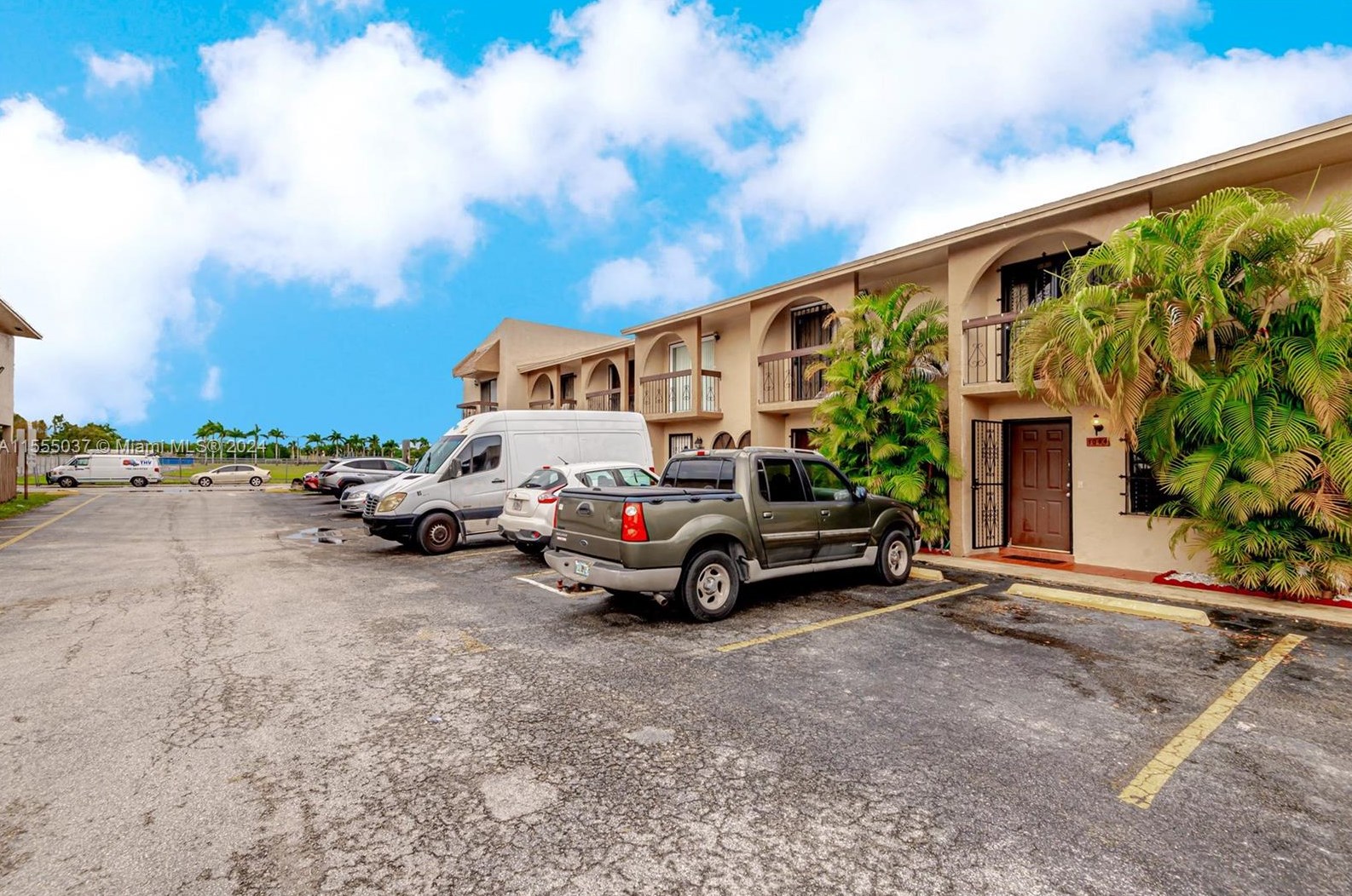 1044 W 79th St #46, Hialeah, FL 33014