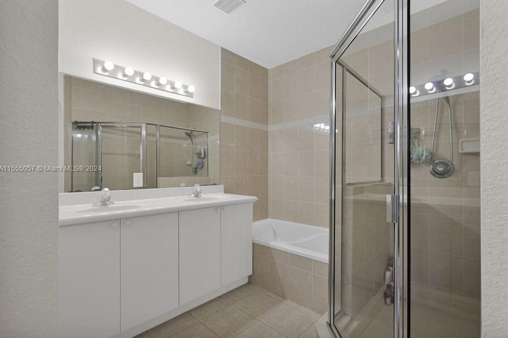 11811 137 Pl, Miami FL 33186-7223 exterior