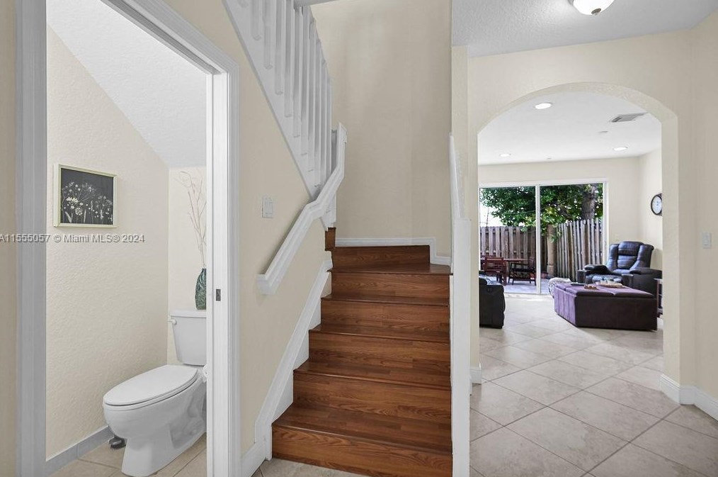 11811 137 Pl, Miami FL 33186-7223 exterior