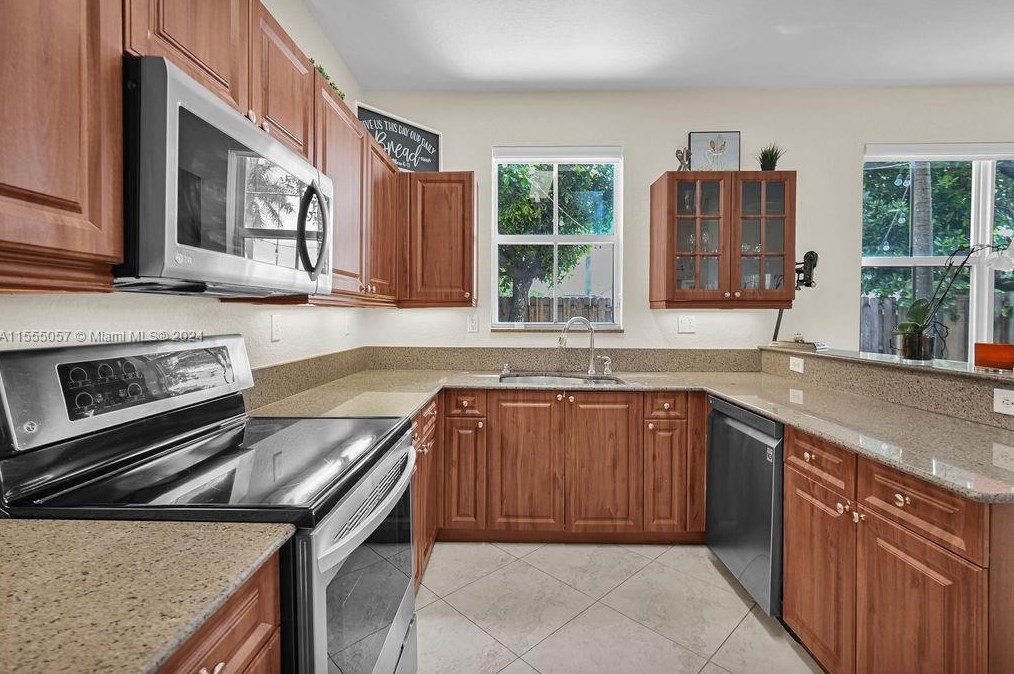 11811 137 Pl, Miami FL 33186-7223 exterior