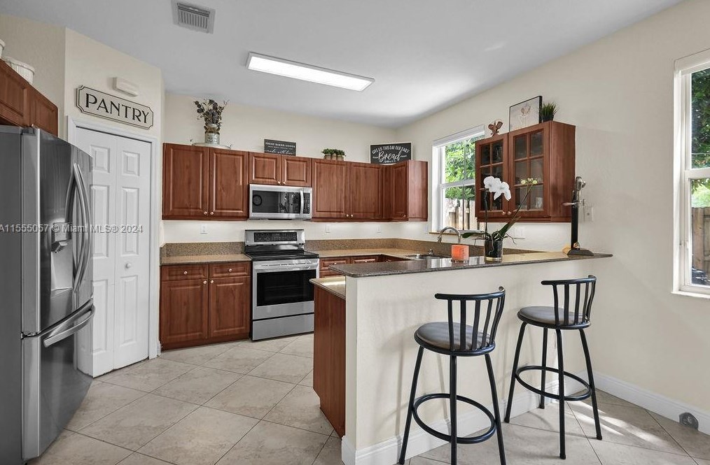 11811 137 Pl, Miami FL 33186-7223 exterior