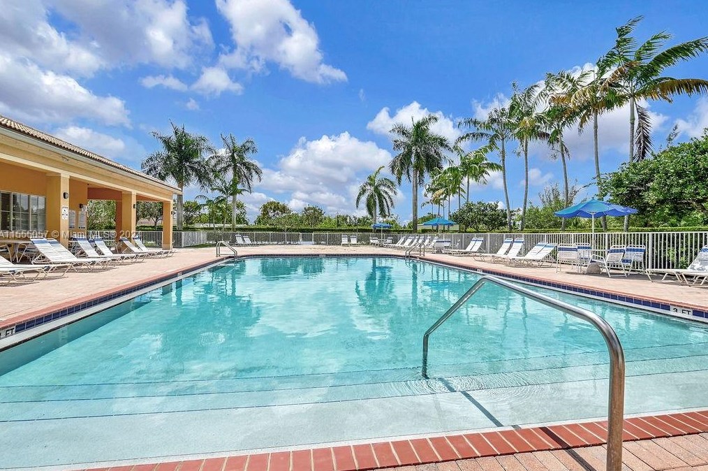 11811 137 Pl, Miami FL 33186-7223 exterior