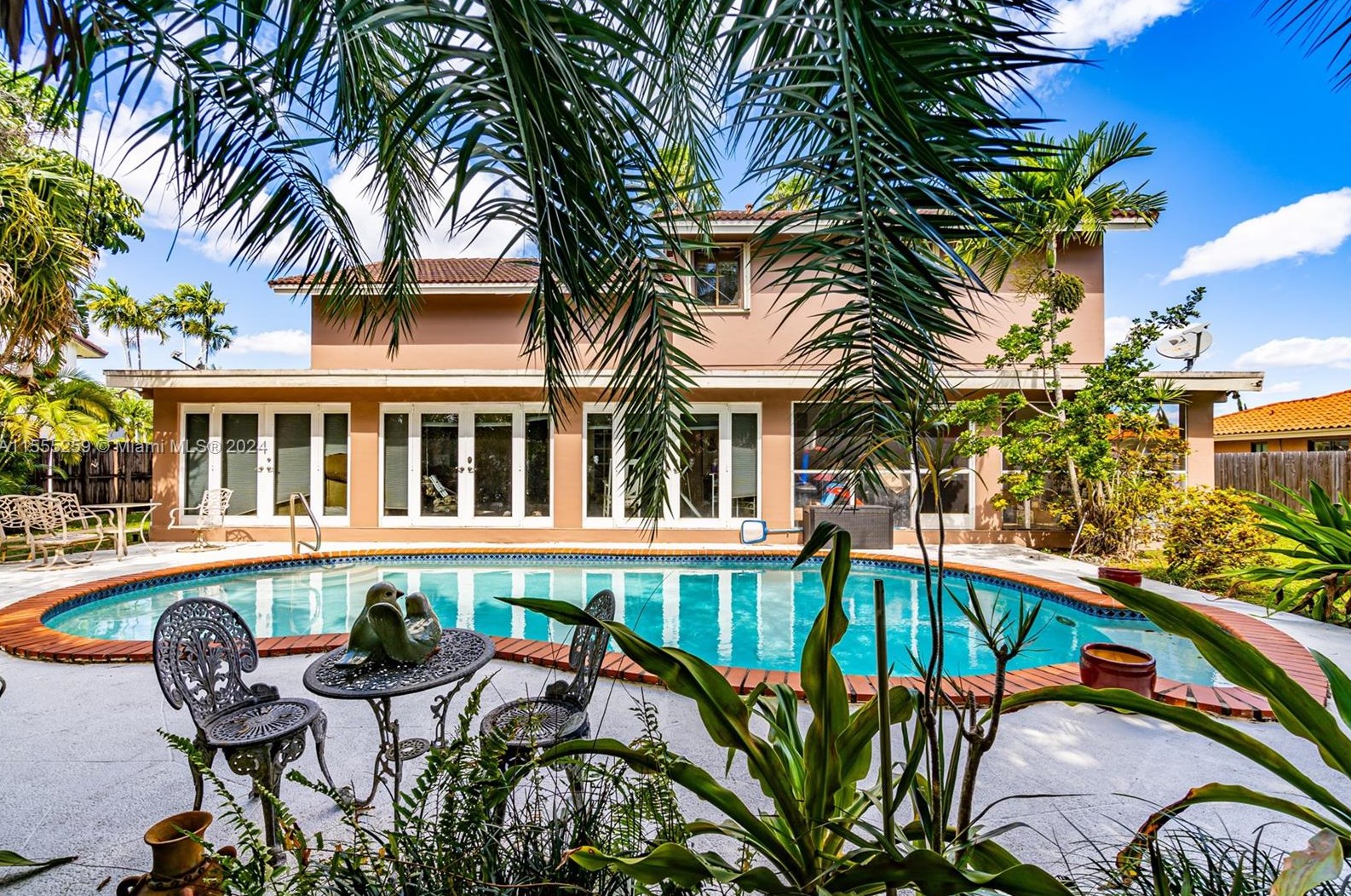 7300 N Augusta Dr, Hialeah, FL 33015
