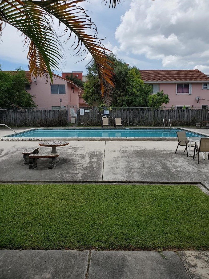 8031 Lake Dr #202, Miami, FL 33166