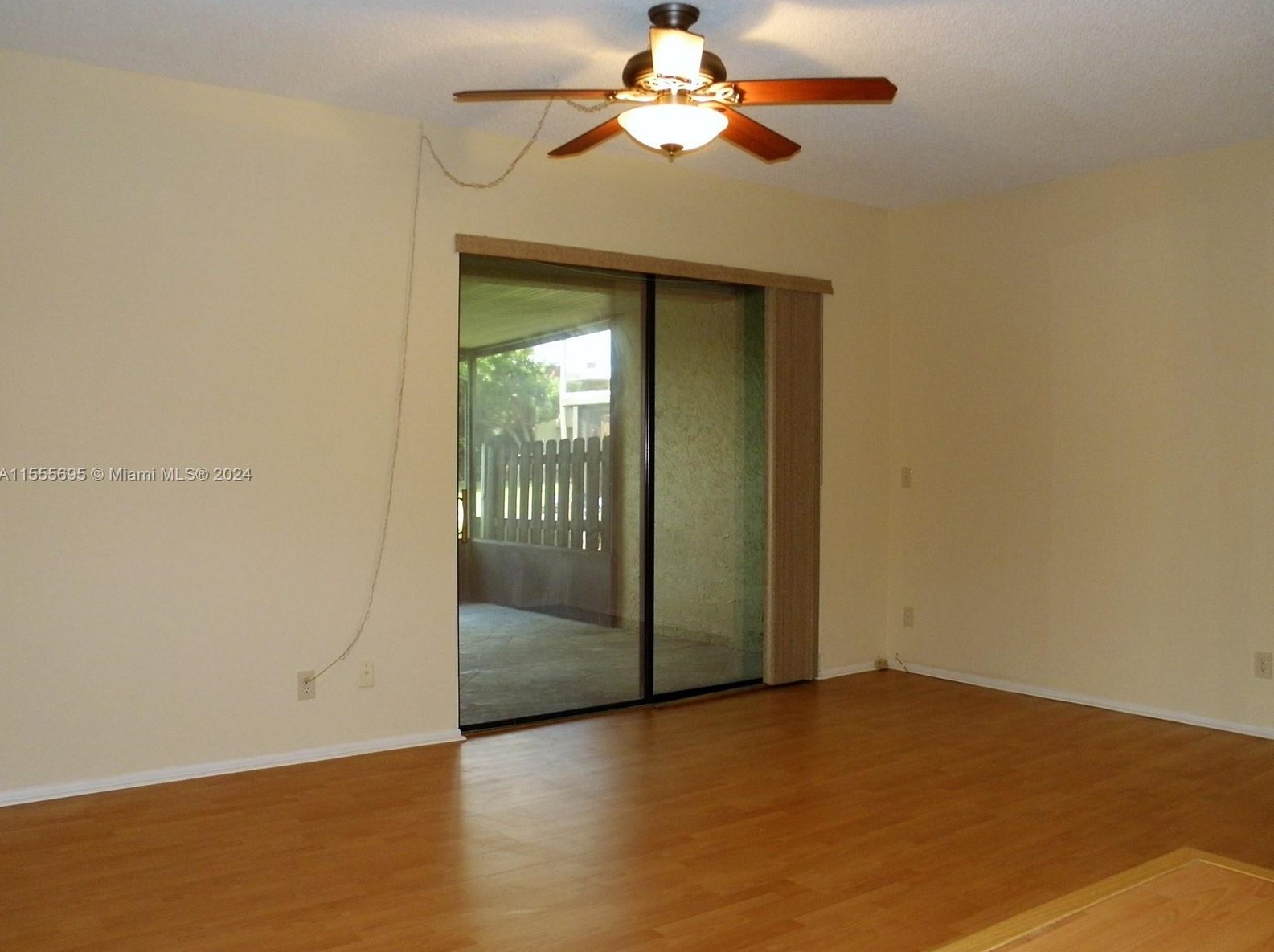 8906 Palm Tree Ln, Hollywood, FL 33024-4610