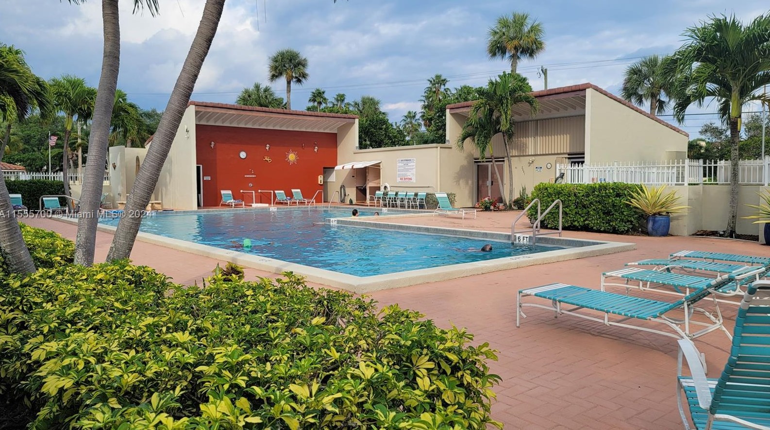 2528 Boundbrook Dr S #104, West Palm Beach, FL 33406