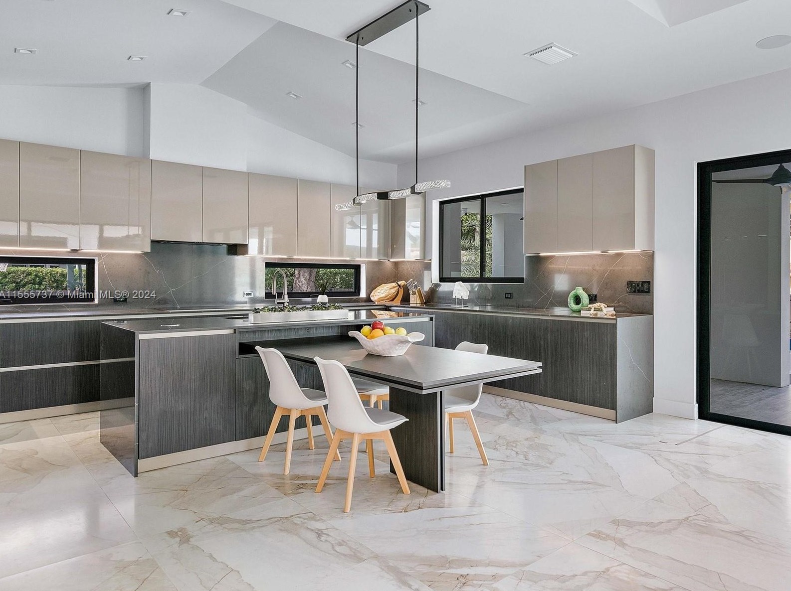 1245 94 St, Miami FL 33138-2947 exterior