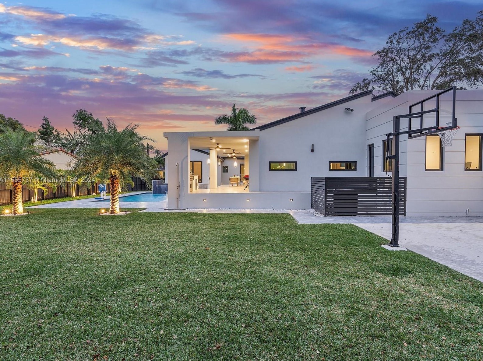 1245 94 St, Miami FL 33138-2947 exterior