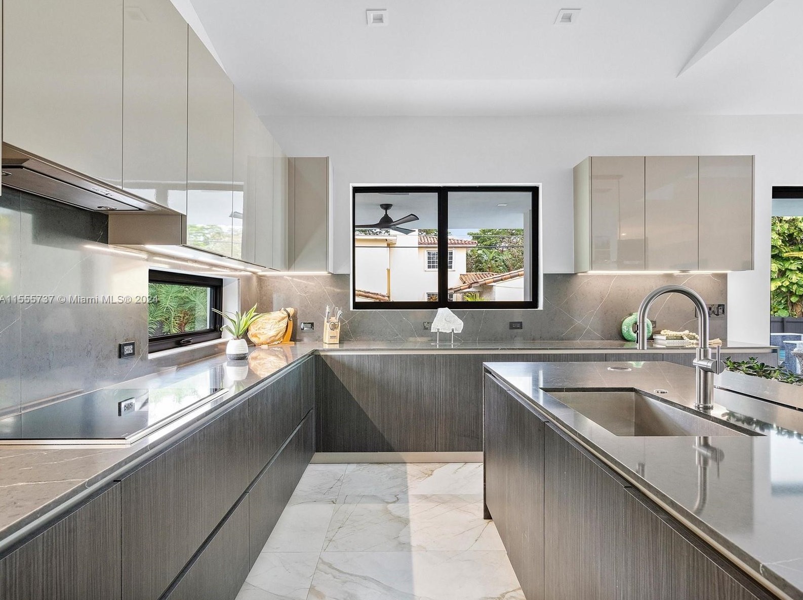 1245 94 St, Miami FL 33138-2947 exterior