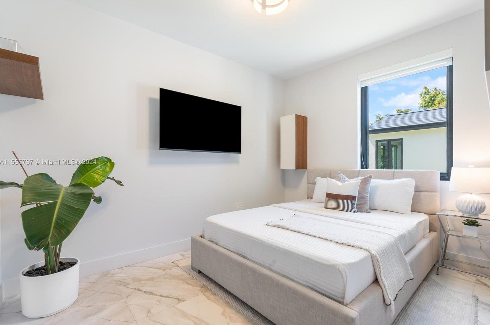 1245 94 St, Miami FL 33138-2947 exterior