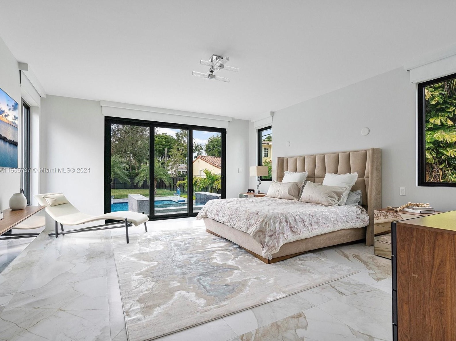 1245 94 St, Miami FL 33138-2947 exterior