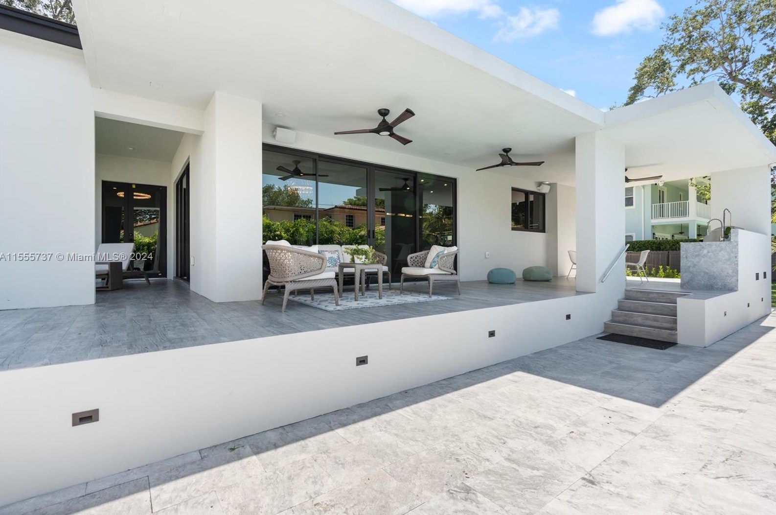 1245 94 St, Miami FL 33138-2947 exterior